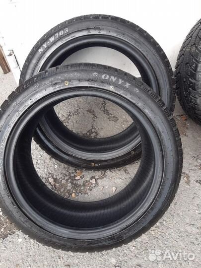 ONYX NY-W703 235/45 R18 98