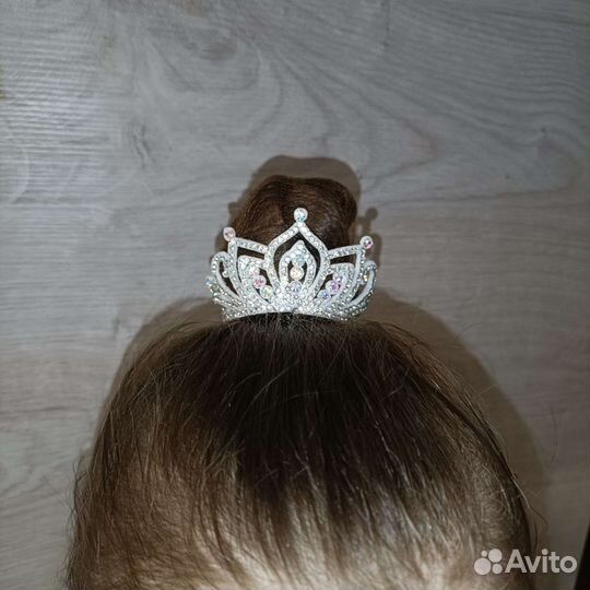 Украшение на голову(на пучок)для гимнастики,танцев