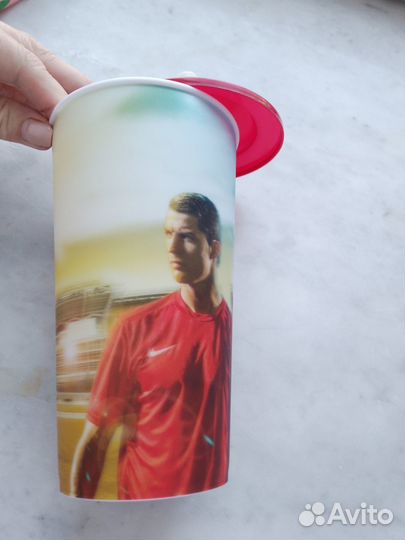 Стакан kfc с Роналдо