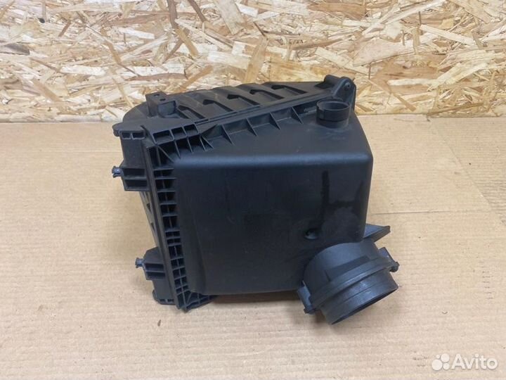 Корпус воздушного фильтра Audi A4 8E AUK 2006