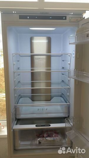 Встраиваемый холодильник комби Hansa BK307.0nfzc