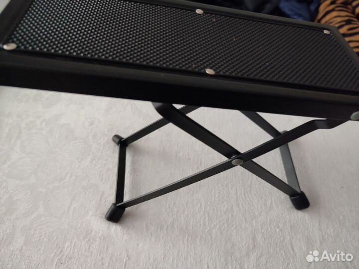 Подставка под ногу гитариста