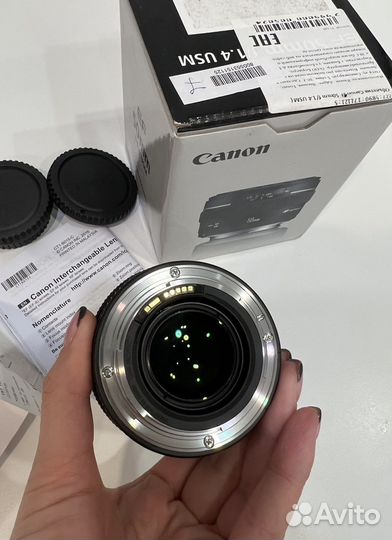 Объектив Canon 50 mm 1.4