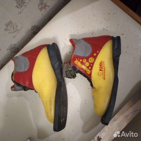 Лыжные ботинки