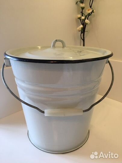 Эмалированное ведро с крышкой, 12л