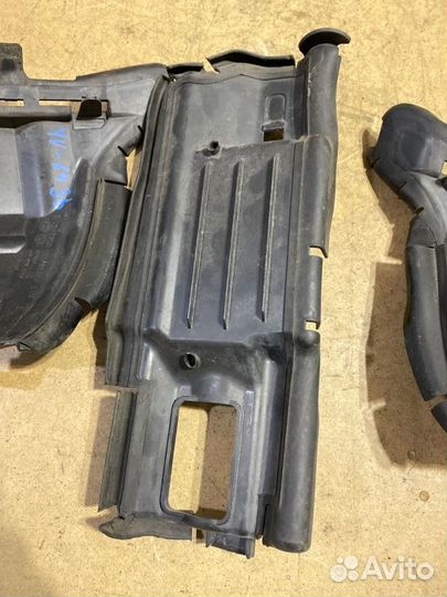 Пластик радиатора Volvo S80 AS90 B6304T4 2009-2013