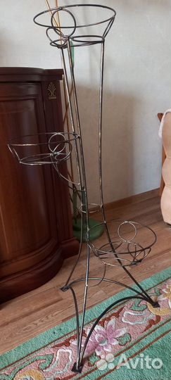 Подставка для цветов напольная металлическая