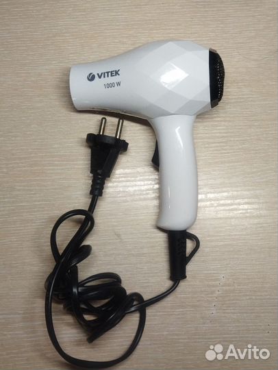 Маленький фен Vitek VT-8223