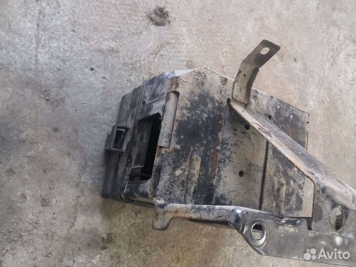 KIA Spectra 1.6 МКПП Подкапотный блок предохраните