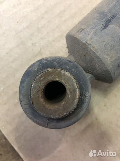 Задние стойки Peugeot 207