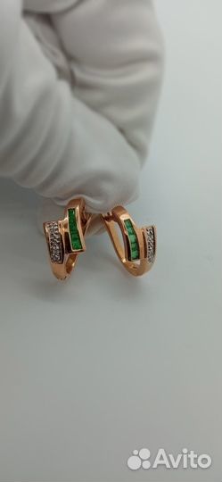 Серьги с синтетическим камнем Золото