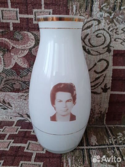 Советская винтажная ваза с Валентиной Терешковой