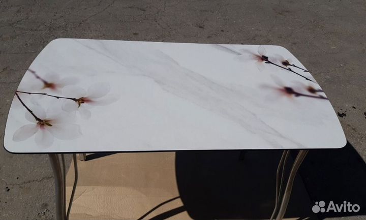 Стол обеденный