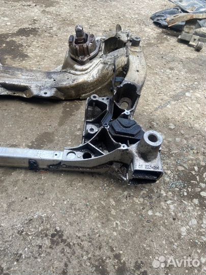 Подрамник Bmw 7-Series F01 N63B44 2008