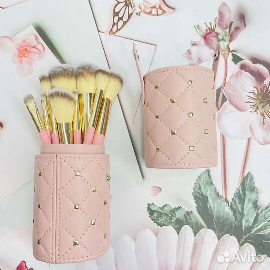 Набор кистей для макияжа в тубусе