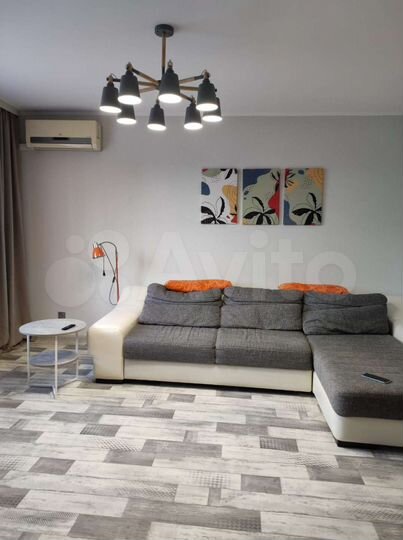 2-к. квартира, 52 м², 9/10 эт.