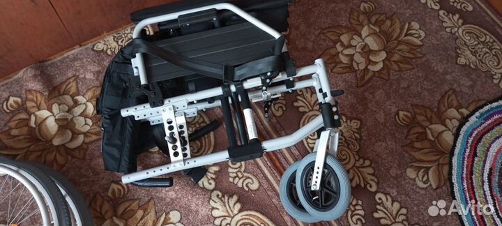 Кресло коляска для инвалидов