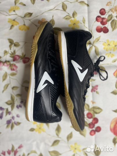 Футзалки demix