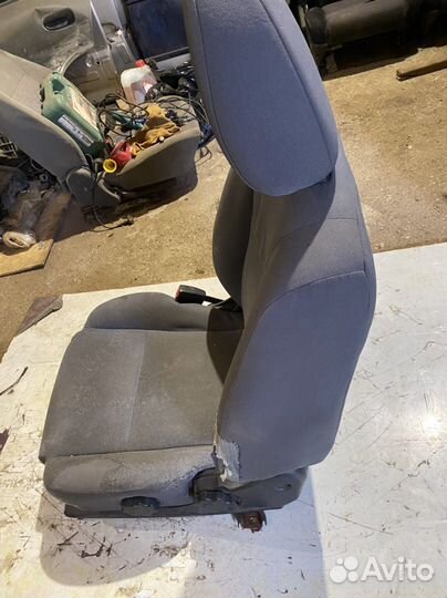 Сидение водительское Nissan Almera n16