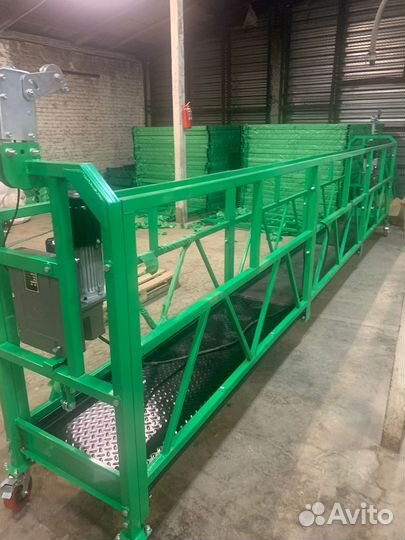 Фасадный подъемник люлька