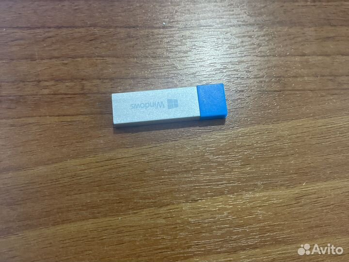 Лот 1 флешка бу и ключ активации