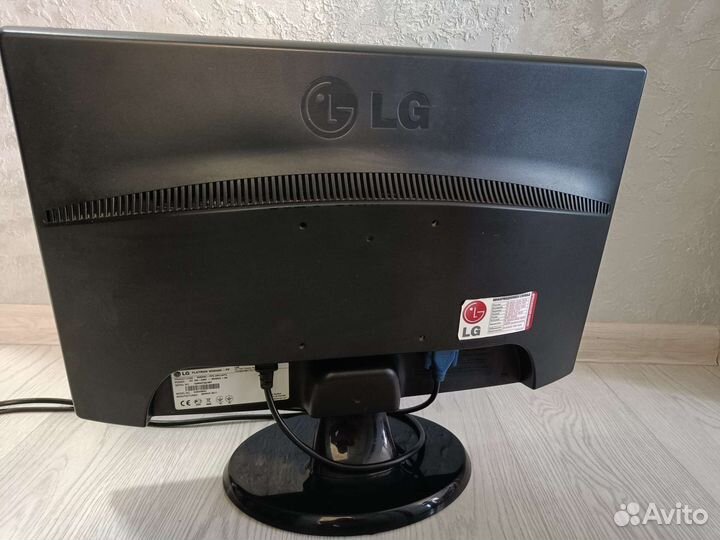 Монитор LG 20
