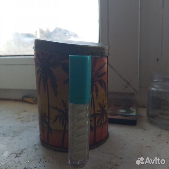 Помада с блеском