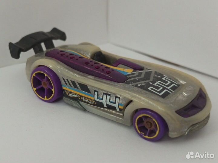 Hot Wheels машинка