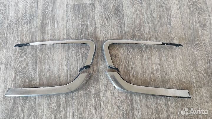 Молдинги на весту