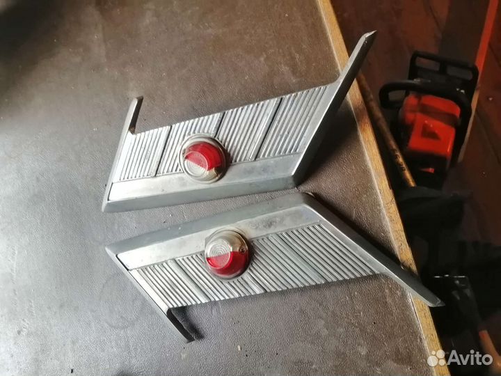 Накладки на задние стойки газ