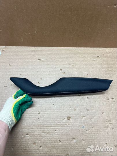 Подлокотник задней правой двери Toyota Fortuner