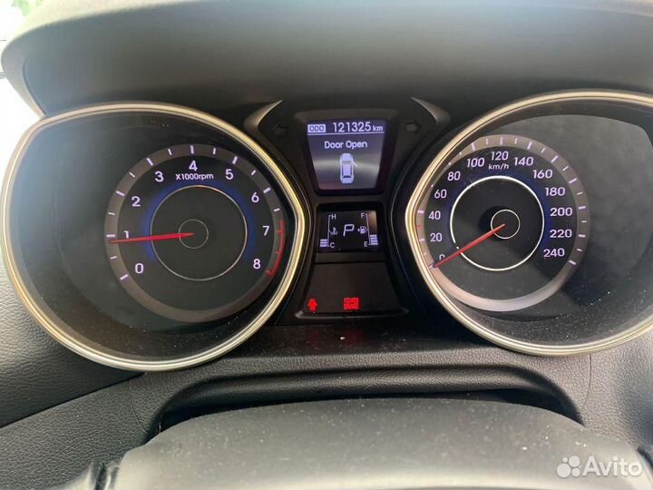 В разборе Hyundai Elantra (MD) 2012г. 1,6л