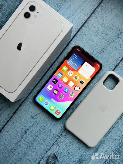 iPhone 11, 64 ГБ