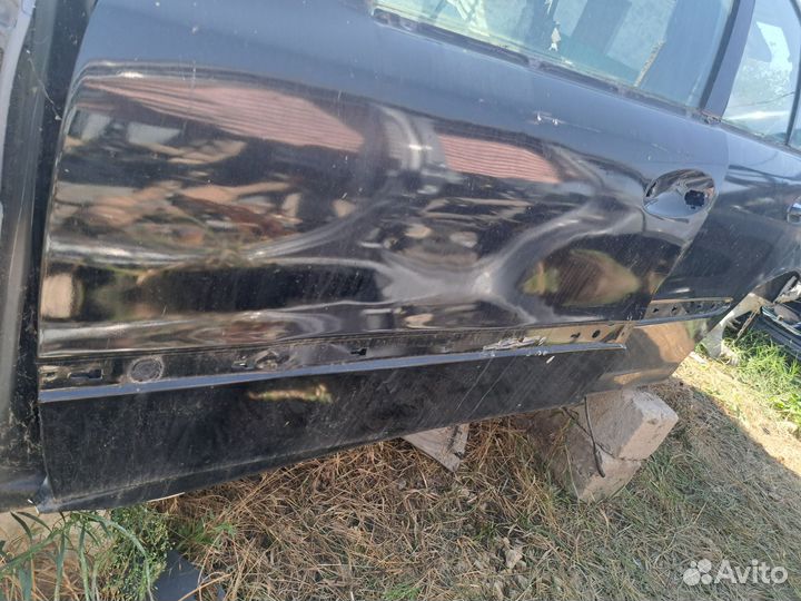 Дверь передний левый Mercedes W211