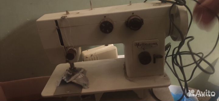 Швейная машина чайка 143