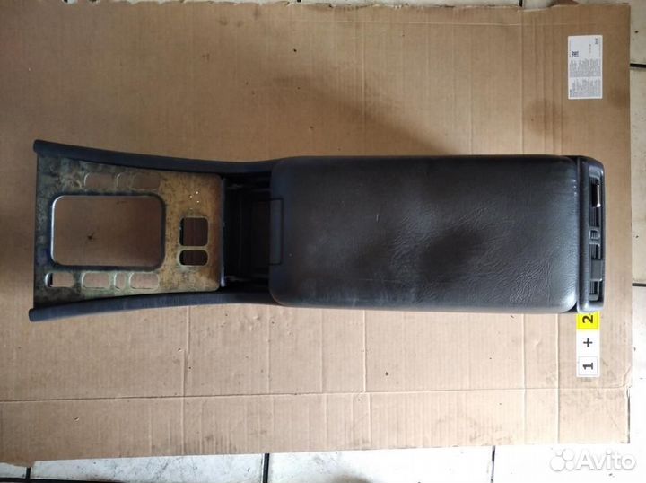 Подлокотник w210 E-class 606.962 1999