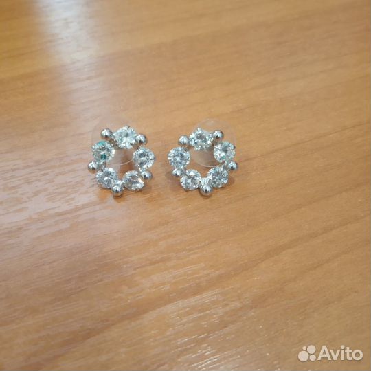 Серьги гвоздики