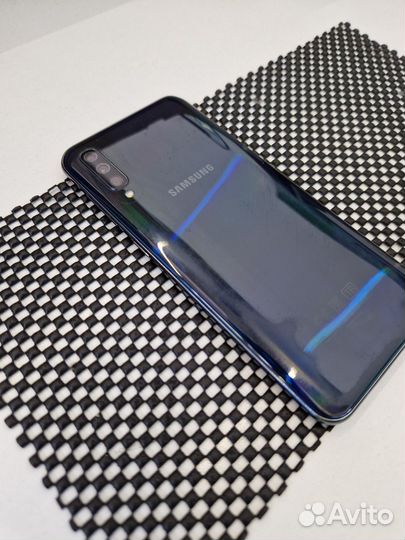 Samsung Galaxy A50, 4/64 ГБ