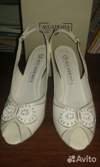 Новые босоножки