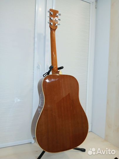 Акустическая гитара Дредноут