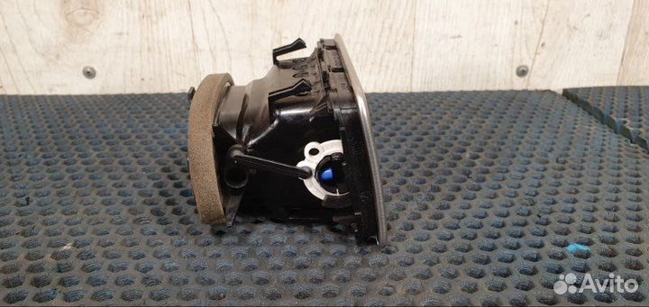 Дефлектор воздушный Volvo V70 BW