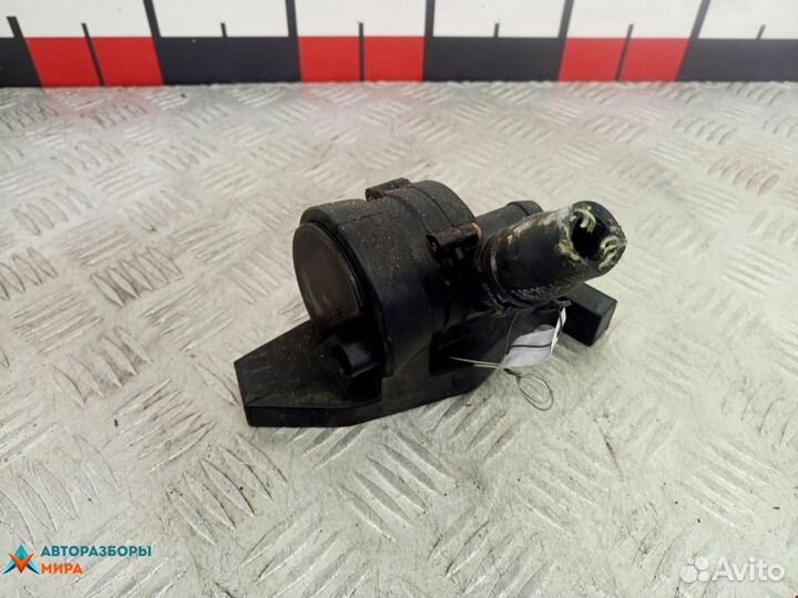 Помпа Jaguar XF X250 2008 XR852051