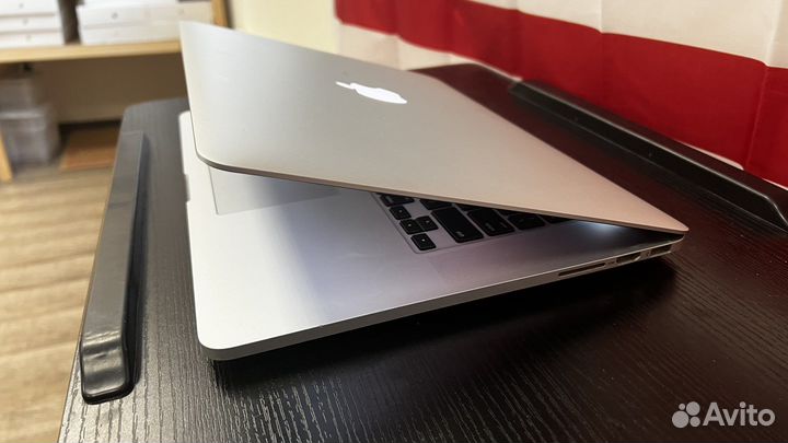 Macbook Pro 15 mid 2015 + radeon r9