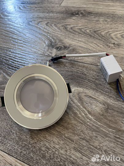 Светильник потолочный встраиваемый