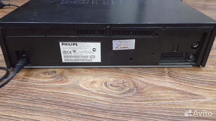 Видеомагнитофон Philips