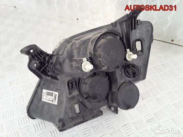 Фара правая Opel Meriva A 93321053