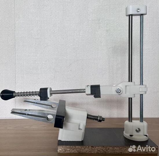 Точилка с поворотным механизмом Grom v3