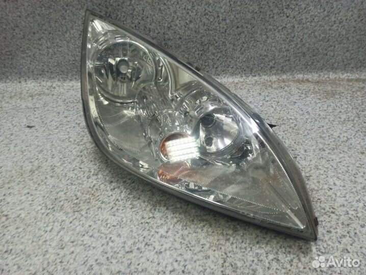 Фара правая Mitsubishi Colt Z3 2006