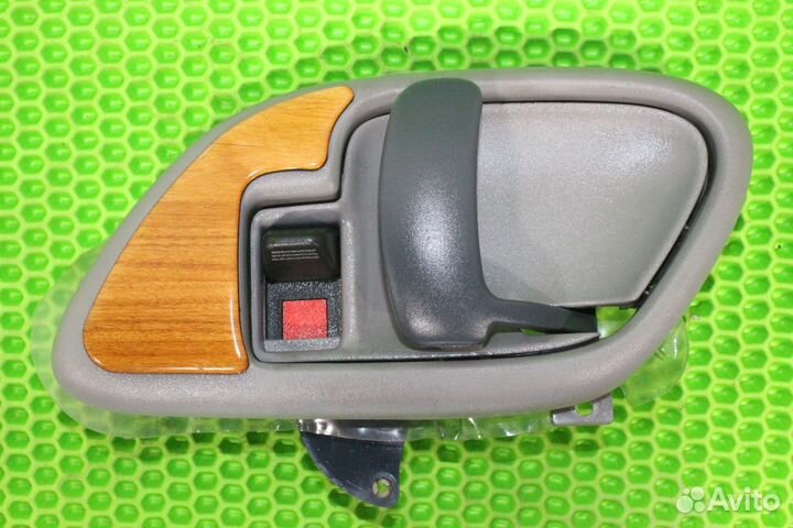 Ручка двери внутрен. правая Chevrolet Tahoe GMT400