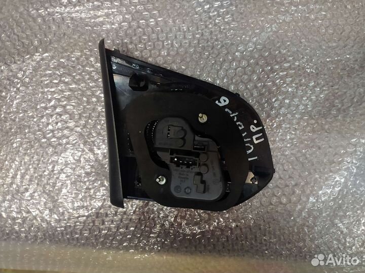 Фонарь задний правый VW Golf 6